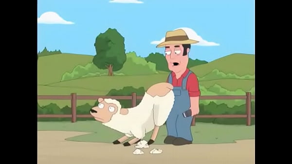 Granjero de overalls recibiendo orina de oveja en mundo fantasioso de anime
